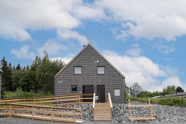 Modernt fristående fjällhus med öppen spis i Årekläppen, Åre