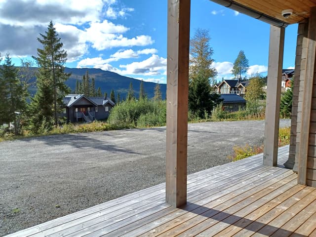 Modern ski-lägenhet i Sadeln med privat bastu, uteplats, skidförråd och två parkeringsplatser