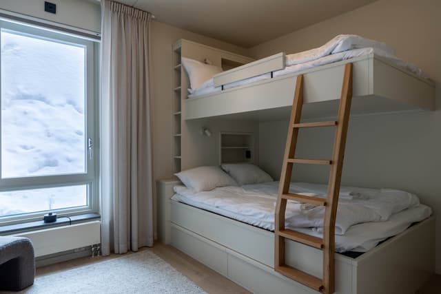 Tvårummare i skidort med egen bastu och skidförråd