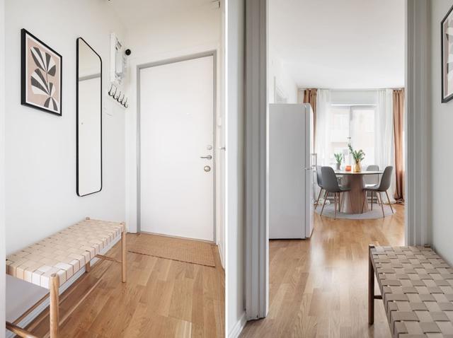 Cozy Hornstull studio in Södermalm with balcony and modern decor