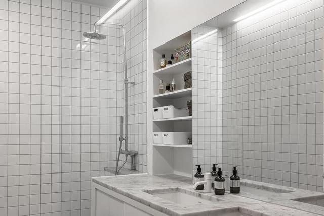 Two-bedroom apartment with private balcony overlooking courtyard in Vasastan, Stockholm