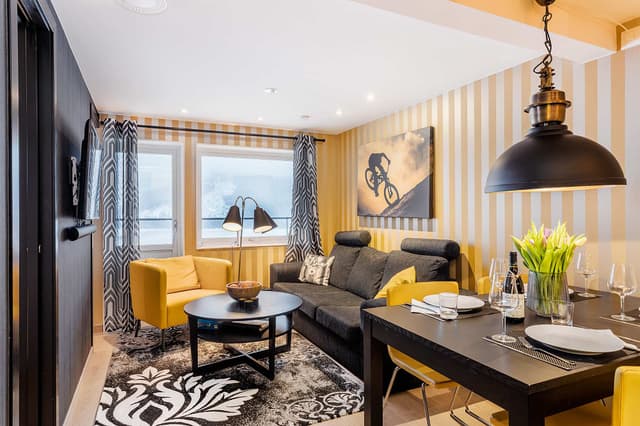 Apartment in Åre with south-facing patio, open-plan kitchen/living room, free parking and ski/bike storage