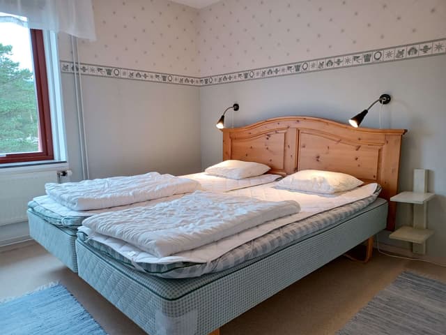 Skidlägenhet nära VM8 med bastu och balkong med sjöutsikt, 10 min promenad till centrum