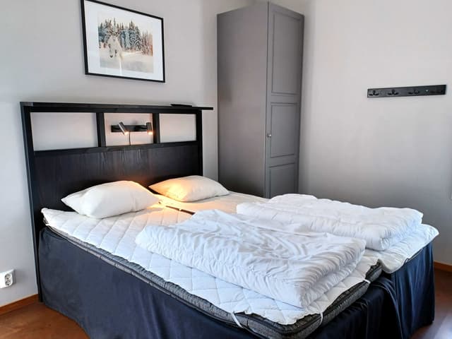 Ski in/ski out-lägenhet i Björnen Sadeln med bastu, eldstad och balkong