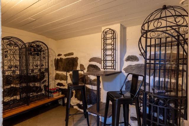 Åre skidhus exteriör, vy från balkong, bastu interiör, privat parkering