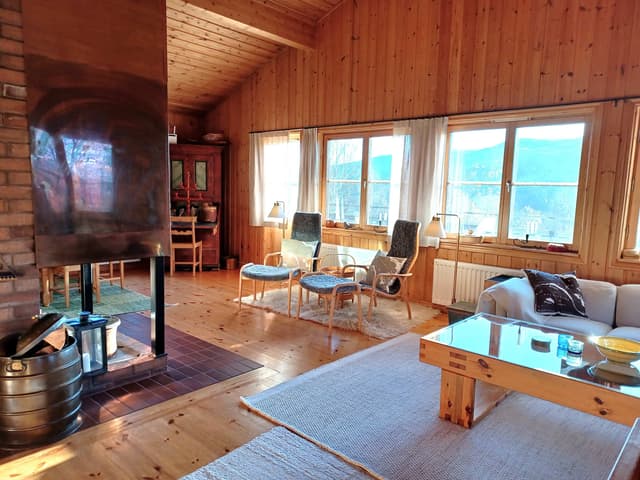 Detached two-floor house in Åre with private sauna, balcony and south-facing patio