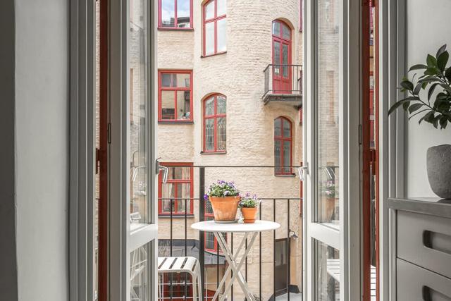 Two-bedroom apartment with private balcony overlooking courtyard in Vasastan, Stockholm
