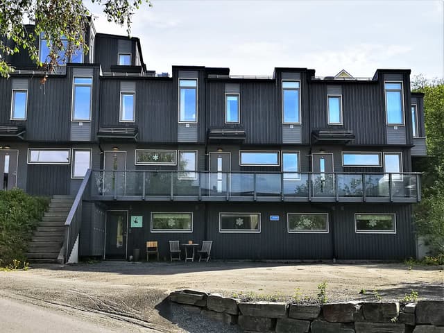 Tvåplanslägenhet i Åre nära skidbackarna, Bergbanan och Åre torg, med privat bastu