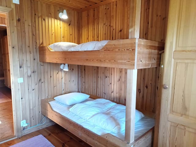 Detached two-floor house in Åre with private sauna, balcony and south-facing patio