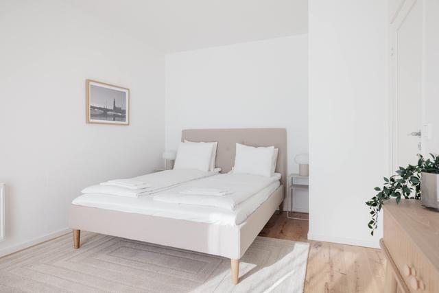 Balkongutsikt från modern SoFo-lägenhet i Södermalm, Stockholmsstad