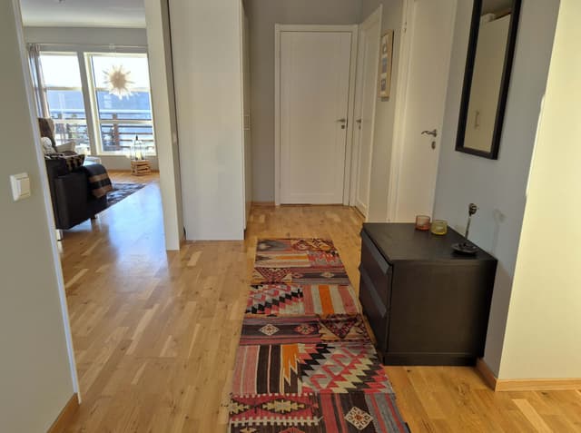 Skidnära takvåning i Björnen med bastu, balkong i söderläge, skidförråd och parkering