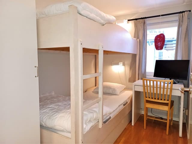 Central apartment in Hummeln, Åre near ski lifts and Åre Square, two bunk-bed bedrooms, sleeps six