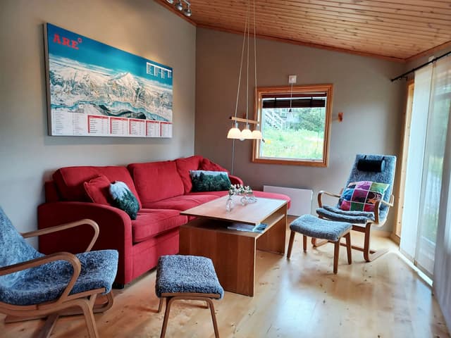 Semi-detached apartment in Björnen near ski lift and slopes, with south-facing patio and open living space