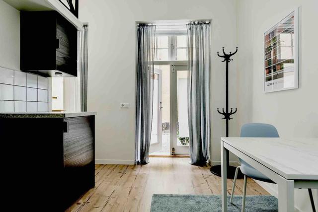 Studio apartment in Old Town Stockholm with kitchenette and loft beds