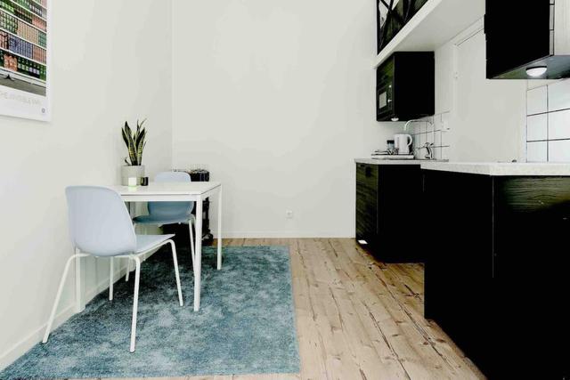 Studio apartment in Old Town Stockholm with kitchenette and loft beds