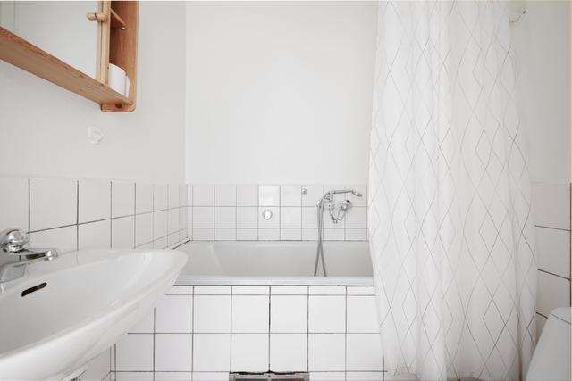 Mysig studio i Sundbyberg med utsikt över gröna parker