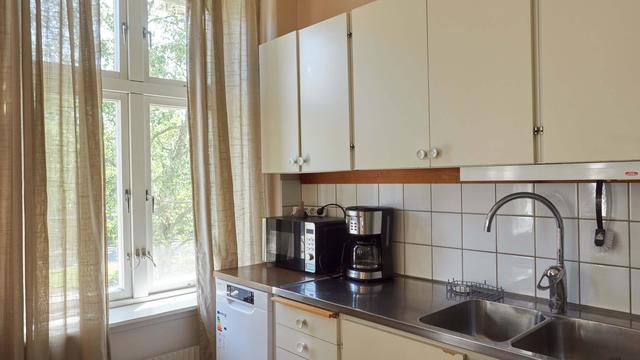 Interiör av ljus tvåsovrumslägenhet i centrala Östersund