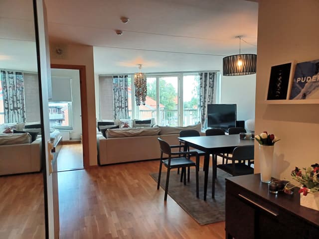 Apartment by Åre Square with private sauna, garage parking and ski storage near lifts and restaurants