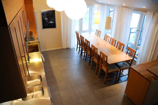 Top-floor 220 sqm apartment in Åre Tott with rooftop patio and fireplace lounge, close to Åre Square