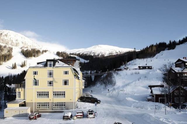 Åre-lägenhet med utsikt över backarna och nära till lift.