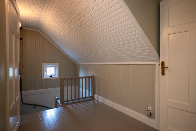 Åre skidhus exteriör, vy från balkong, bastu interiör, privat parkering