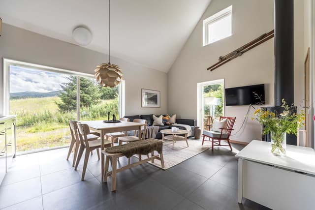 Modernt fristående fjällhus med öppen spis i Årekläppen, Åre