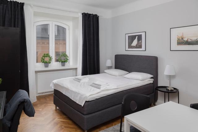 Refurbished flat near Mariatorget, Stockholm with modern amenities.