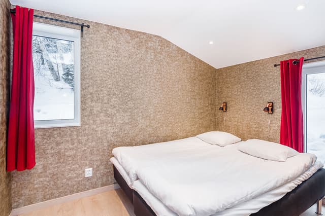 Spacious apartment in Åre with large windows, sauna, fireplace and balconies near ski system and town centre