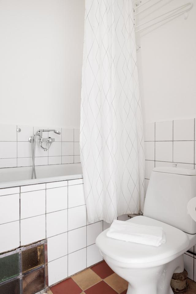 Mysig studio i Sundbyberg med utsikt över gröna parker