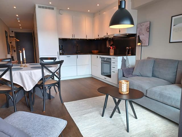 Compact apartment in Åre with enclosed balcony, outdoor parking and EV charging near town centre