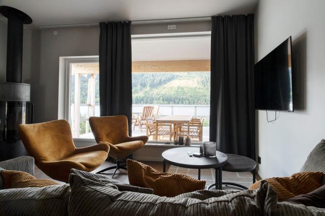 Fully equipped kitchen in centrally-located Åre apartment.