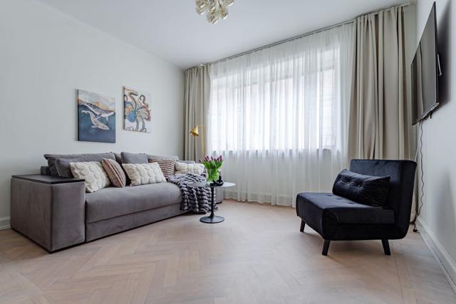 Södermalm studio apartment with modern furnishings and natural light.