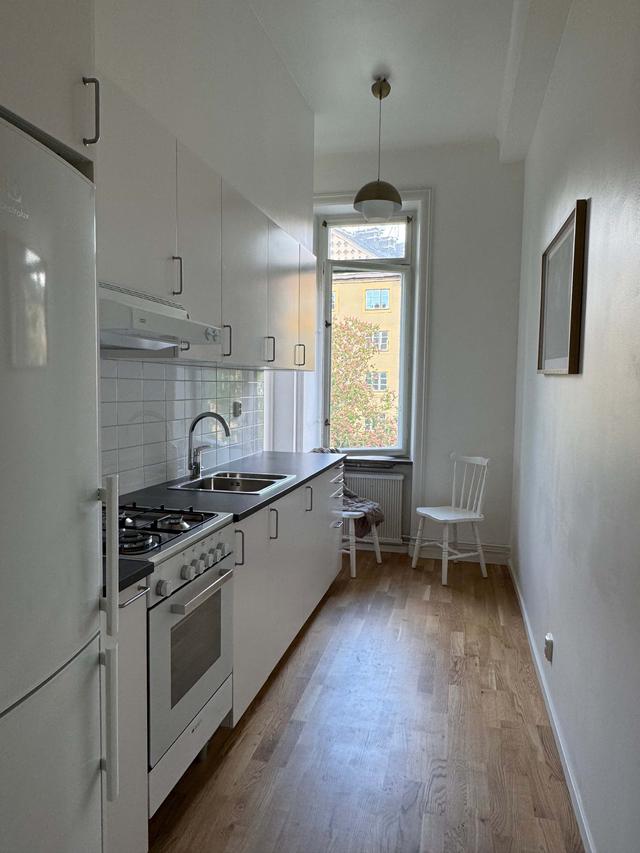 Stilrent vardagsrum i mysig lägenhet på St Eriksplan, Stockholm