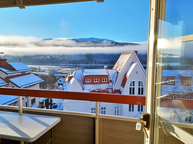 Ski-in ski-out-lägenhet nära Åre torg med bastu och balkong