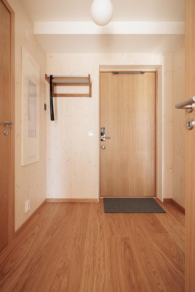 Modern lägenhetsinteriör och privat uteplats på Kungsholmen.
