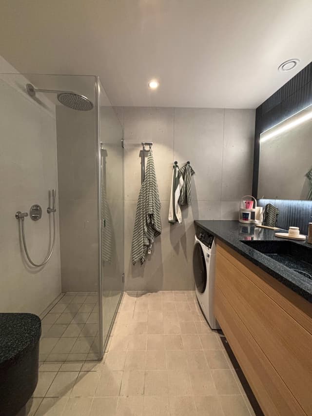 Nybyggd studio med balkong på Kungsholmen i centrala Stockholm, Sverige
