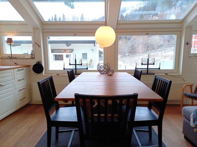 Lägenhet i Hummeln ovanför Åre by, gångavstånd till liftar, backar, restauranger och torget
