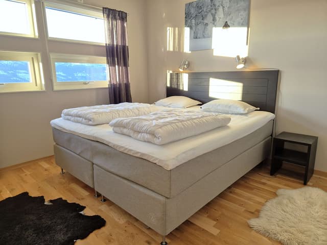 Top-floor ski-in apartment in Björnen with sauna, south-facing balcony, ski storage and parking