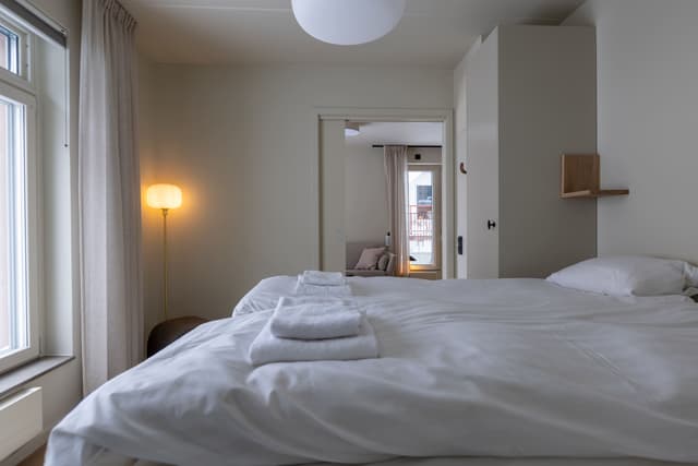 Tvårummare i skidort med egen bastu och skidförråd