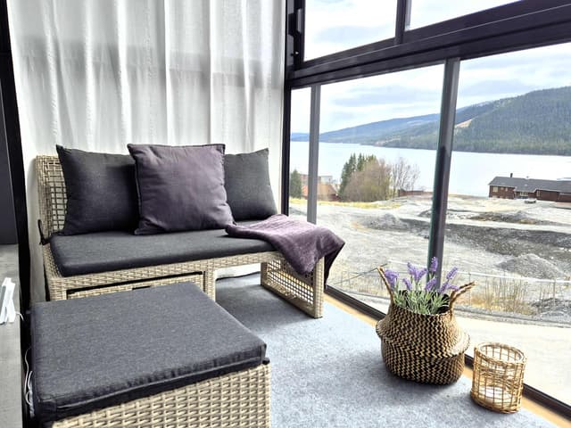 Compact apartment in Åre with enclosed balcony, outdoor parking and EV charging near town centre