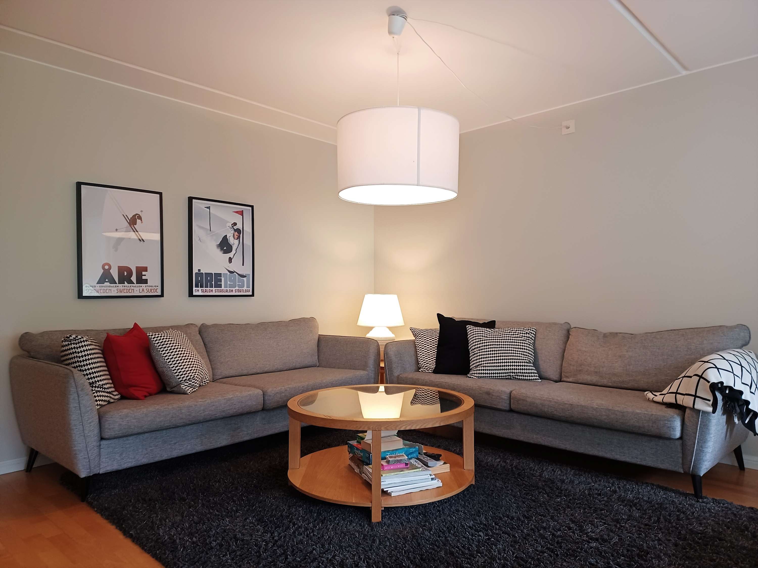 Apartment in central Åre with sauna, three bedrooms, ski storage and drying cabinet, near lifts and restaurants.