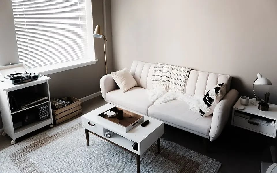 How is the rent for an apartment determined?