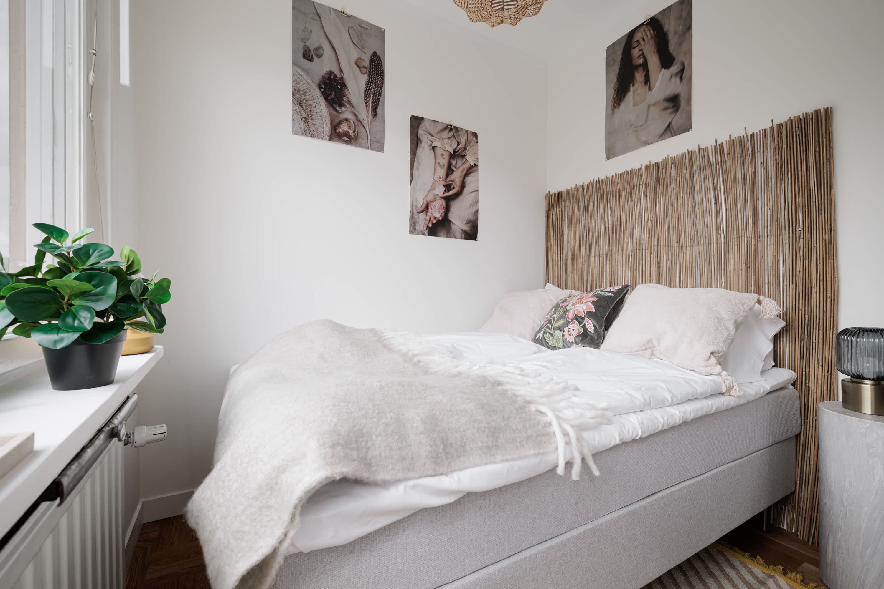 Two-bedroom apartment with double balconies in Stockholm near parks and city centre